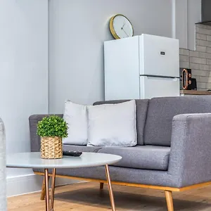 https://modern-apartment-in-east-london.brighton-hotels-england.com