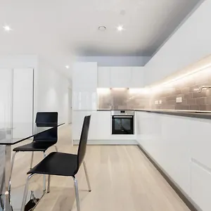 https://apt-spacious-luxury.cambridgehotelsuk.com